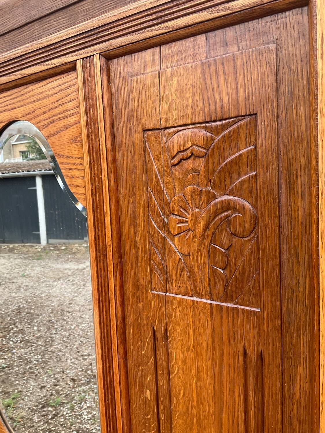 Art Deco oak cloakroom