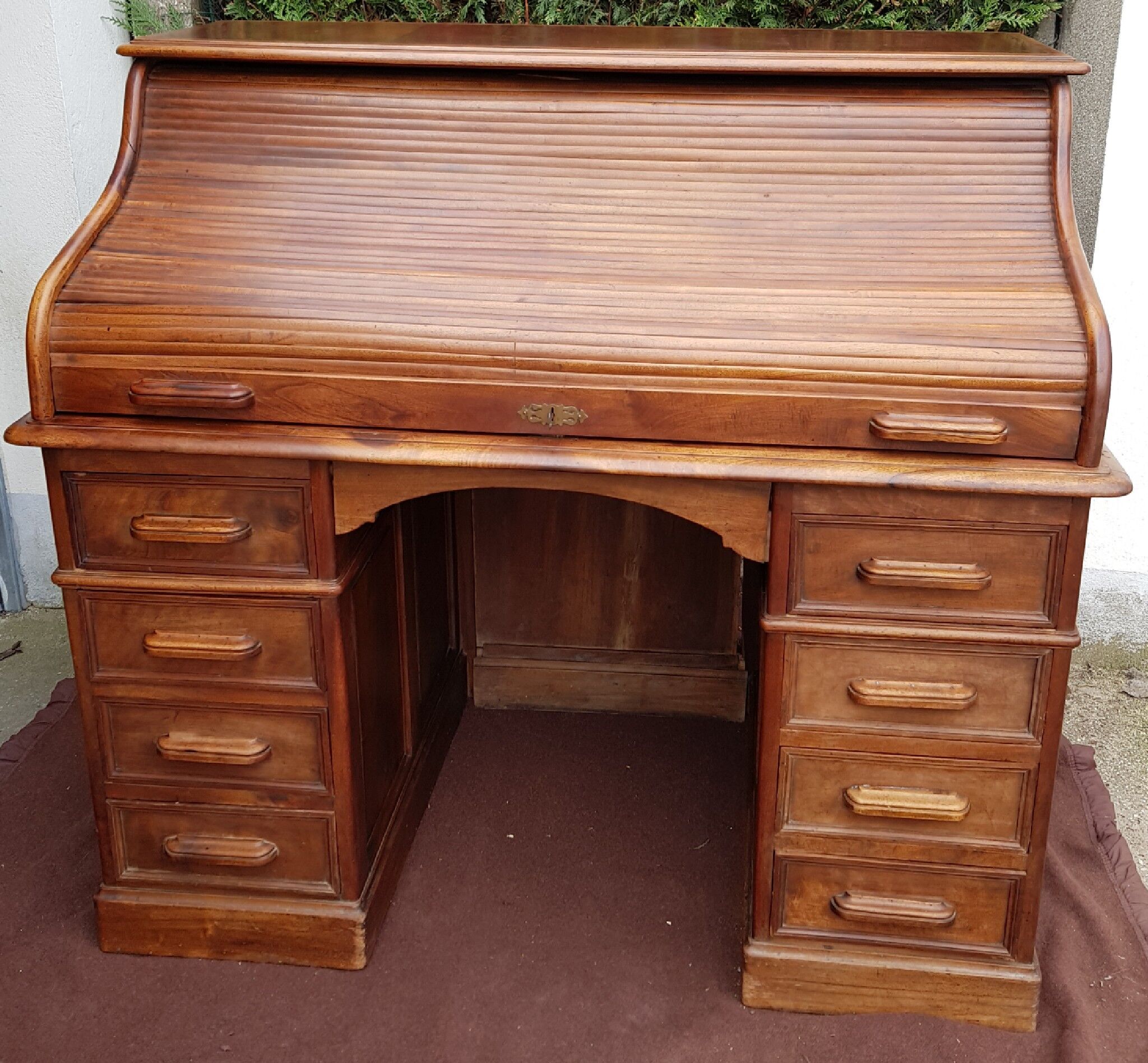 American desk in Walnut