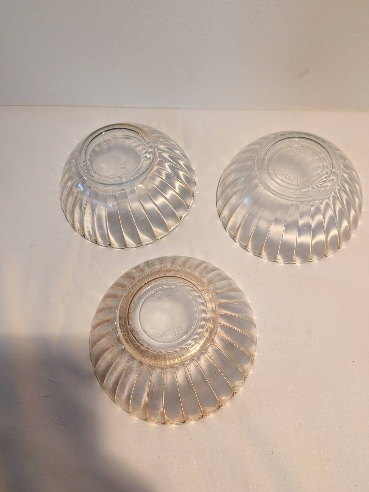 Set of 3 vintage Huilor GHB bowls – moulded glass