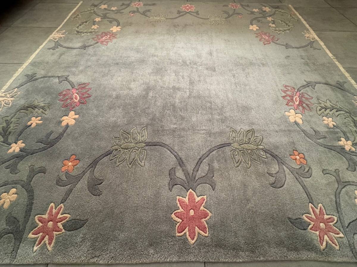 Nepalese floral carpet 245x245 cm