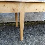 Farm table