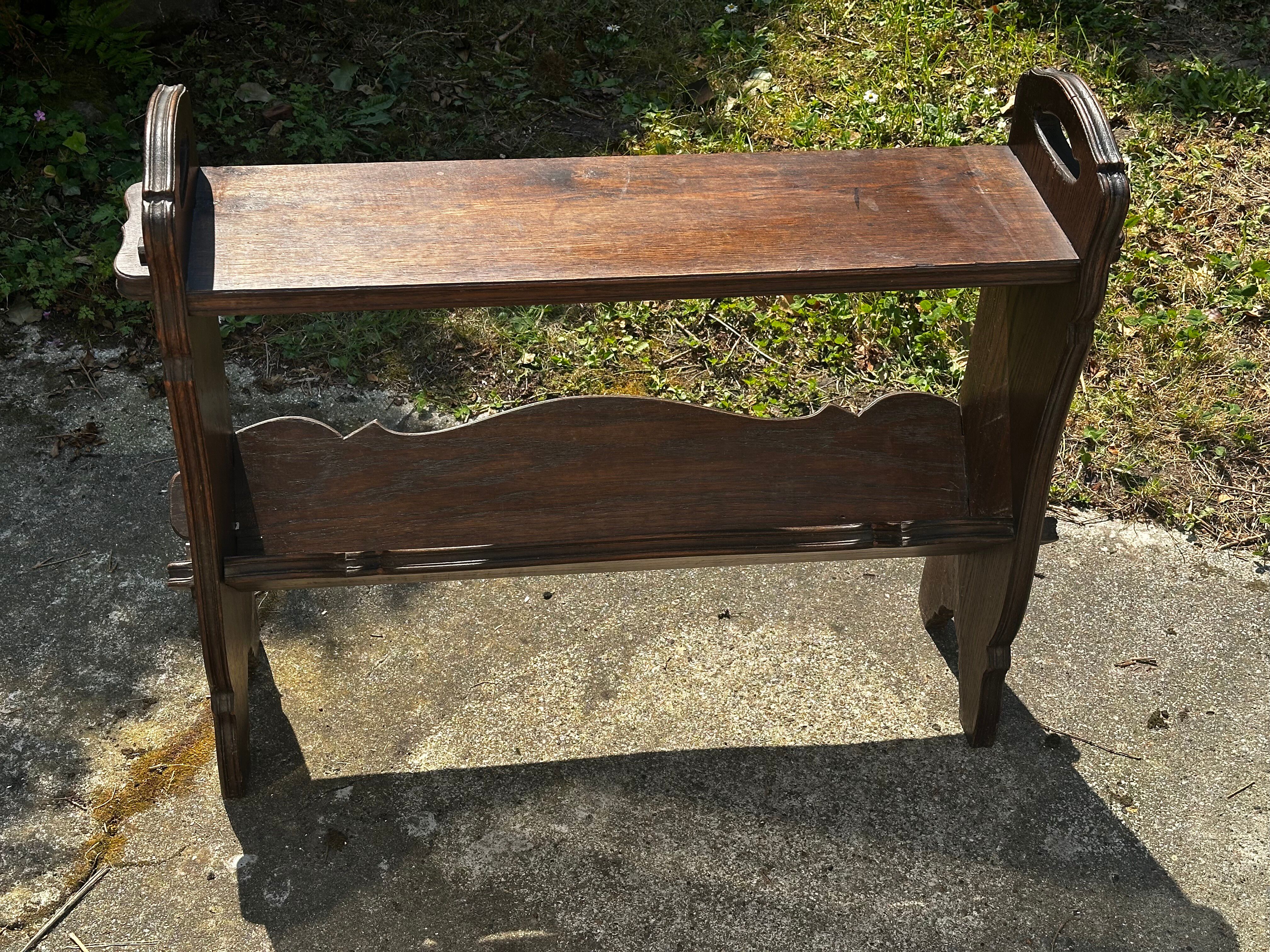 Petit porte-revues / meuble d’appoint en chêne foncé fin 19 e siècle