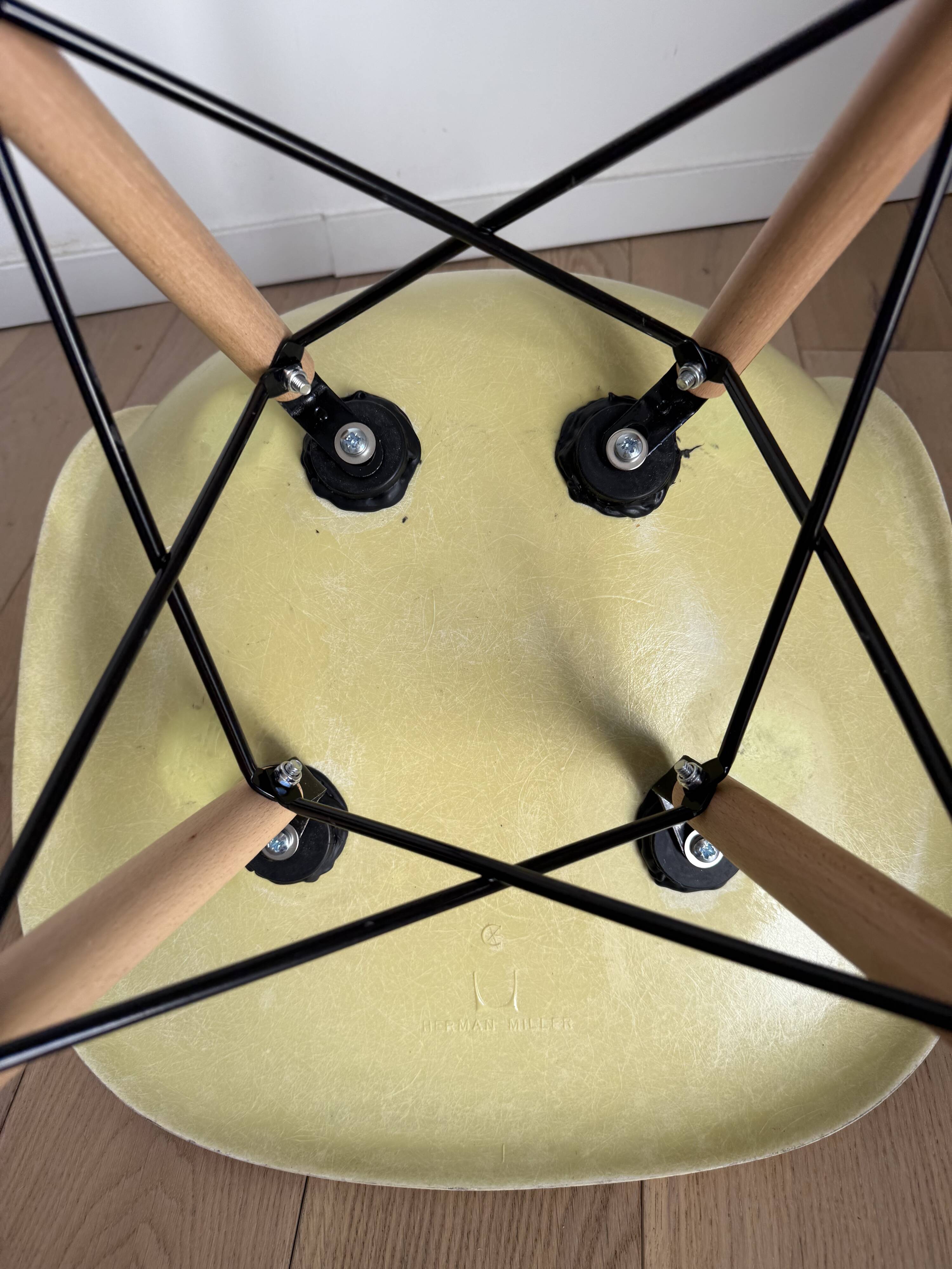 Dsw eames herman miller us edition 50s 60s design no vitra knoll yellow
