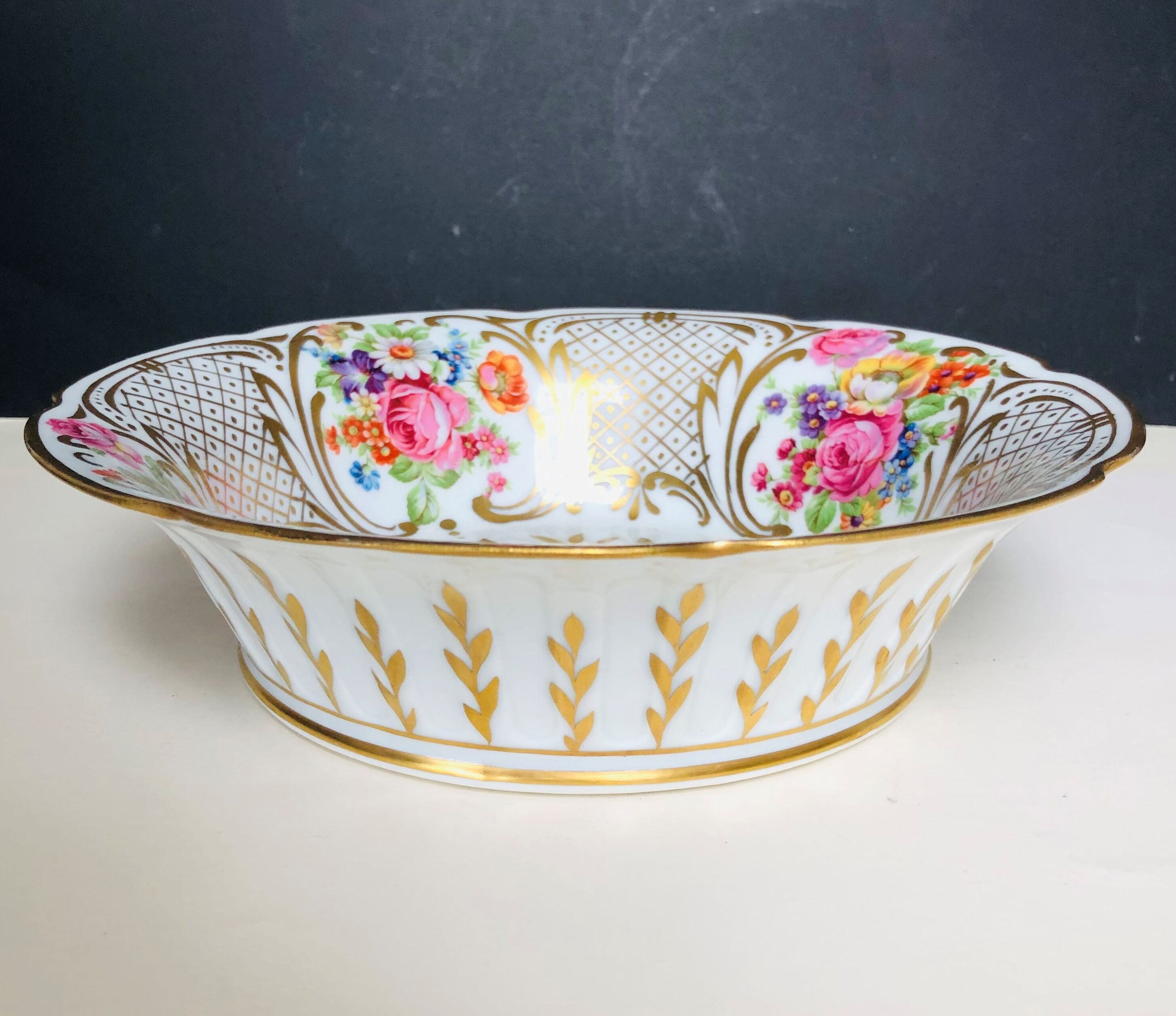 Coupe à fruits en porcelaine de Limoges