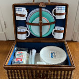 Wicker picnic basket