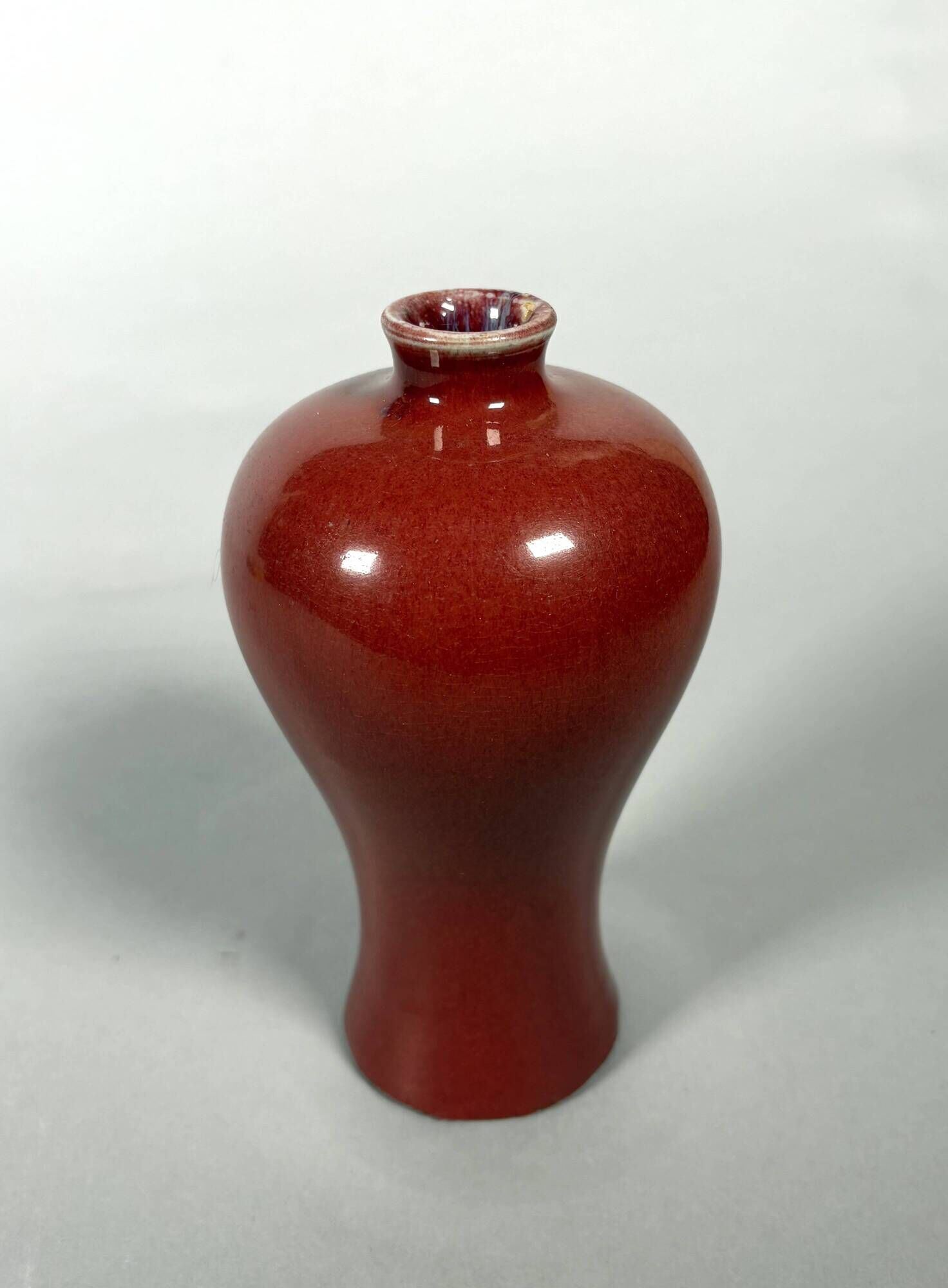 Blood-red Meiping vase in porcelain, China, 19th century.