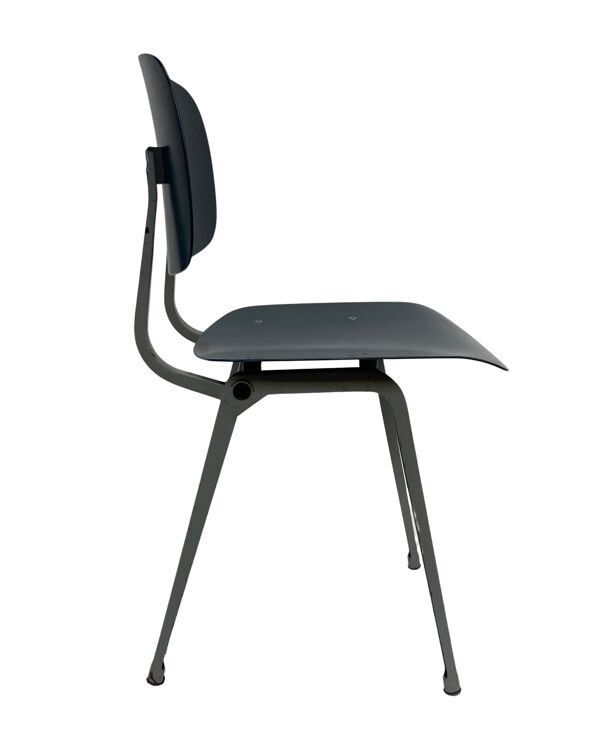 Chaise vintage Friso Kramer Revolt pour Ahrend de Cirkel 1960