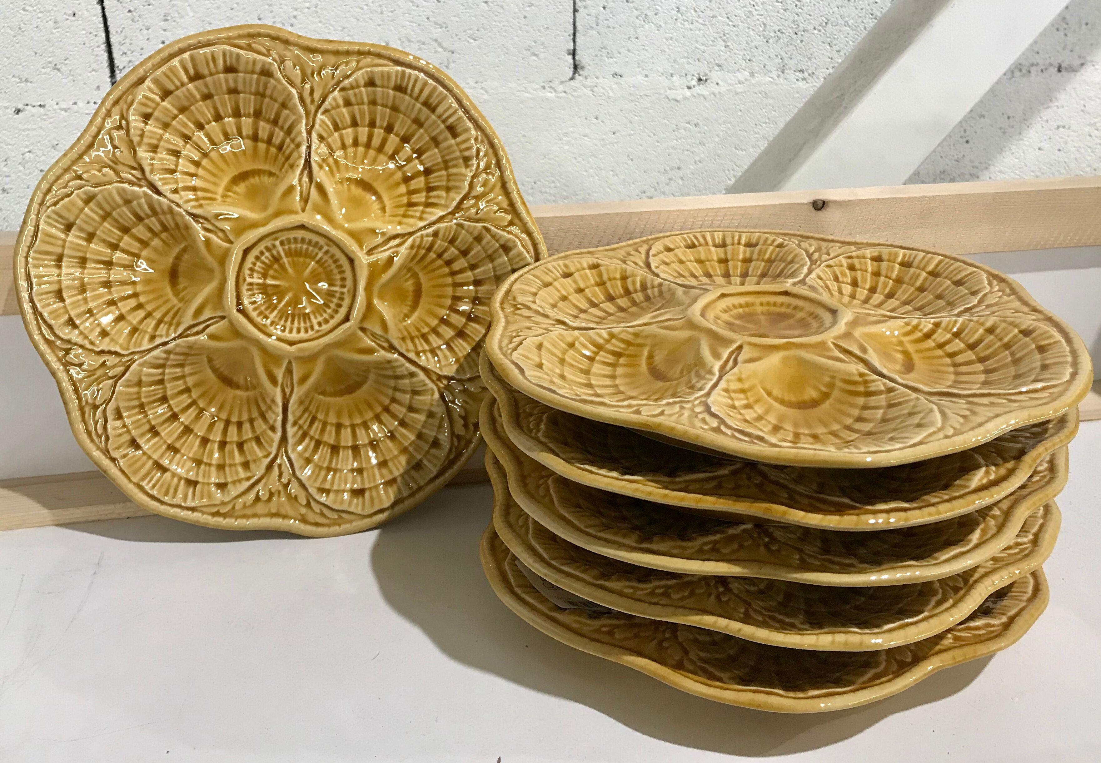 Set of 6 digoin Sarreguemines oyster plates in mustard yellow slurry