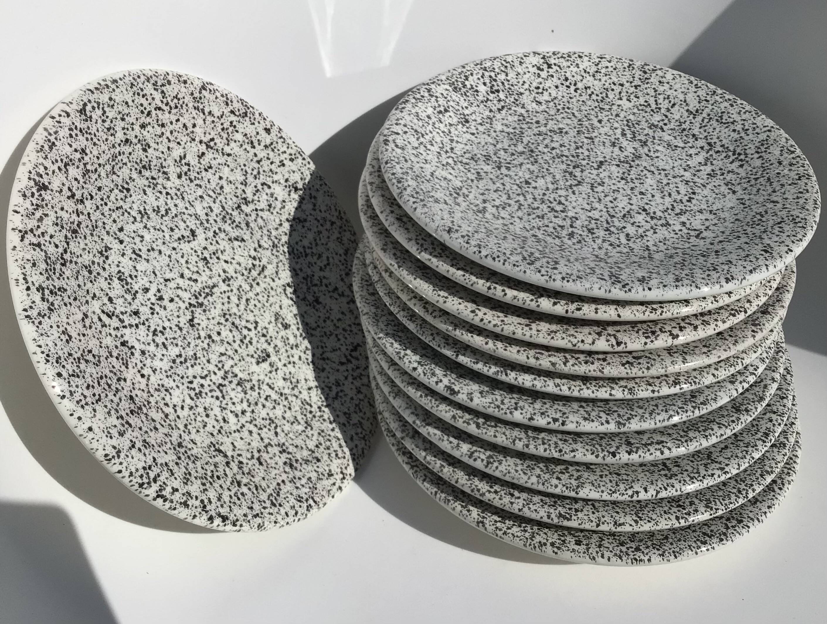 10 Grey-Black Speckled Dessert Plates