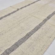 Tapis Kilim beige et noir