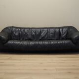 Black leather sofa, Italian design, 1960s, production: Italy