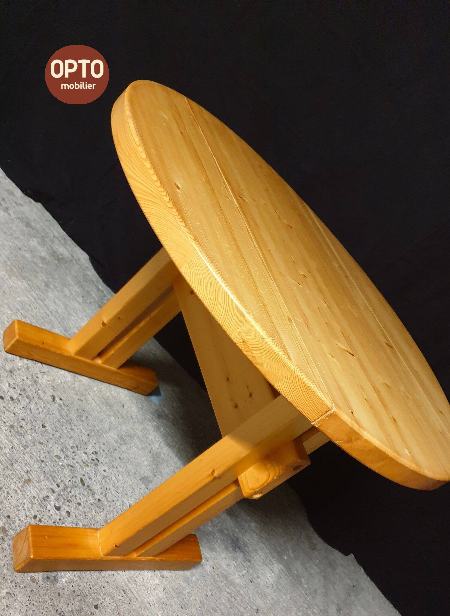 Charlotte Perriand vintage round dining table Les Arcs in pine from the years.