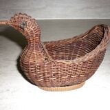 Woven wicker hen