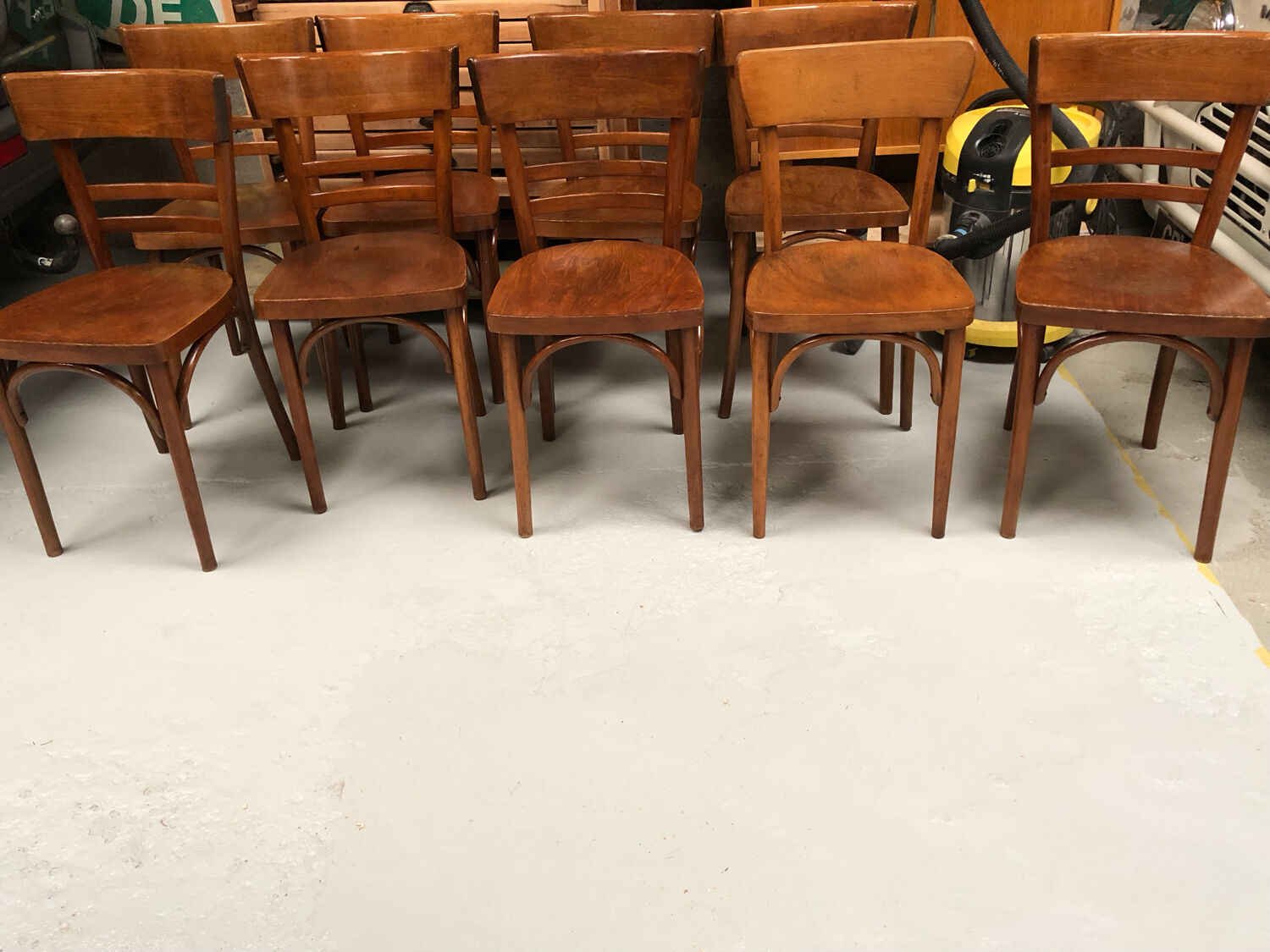 Serie de 10 chaises bistrot bois courbé