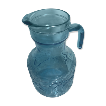 Ancien pichet carafe verre moulé bleu avec anse décorative