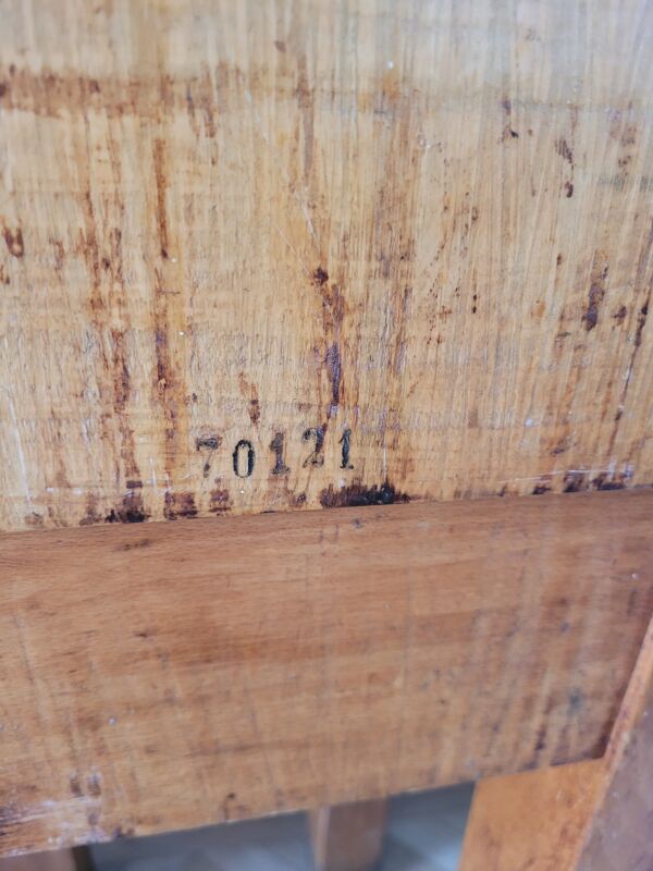 Authentique billot de boucher sur pied - Bois de bout