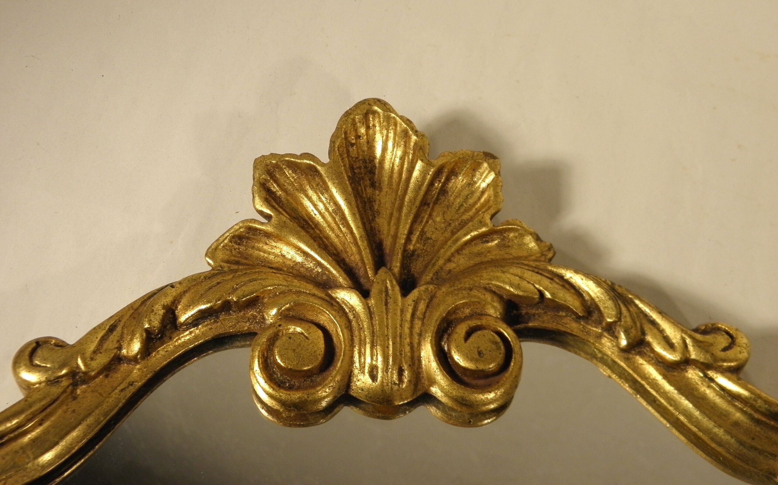 Mirror with gilded frame 60 x 43 cm