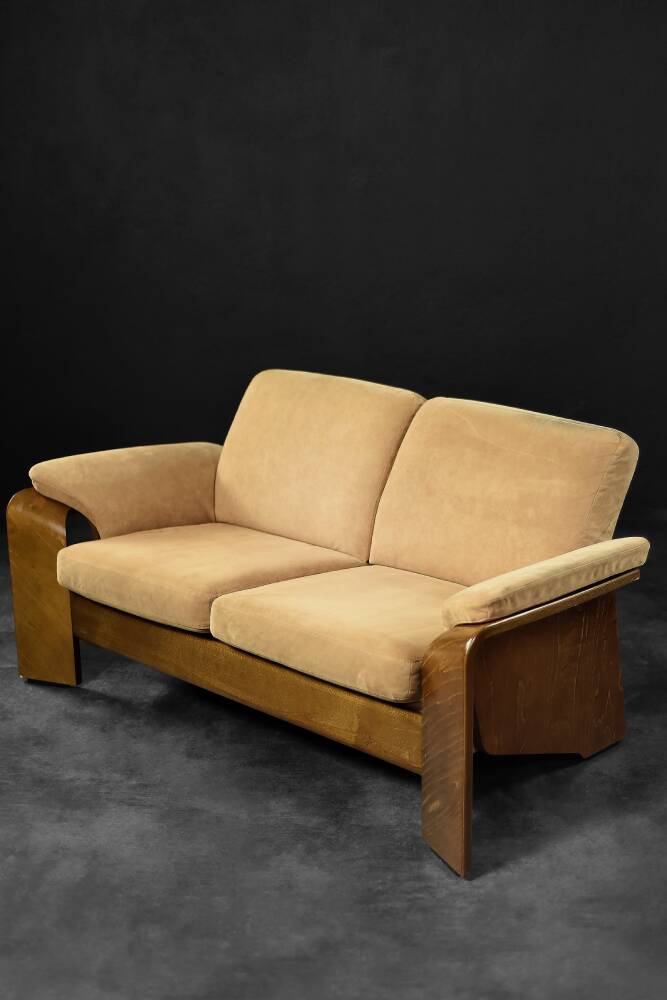 Modern Norwegian mid-century two-seater sofa, low-back loveseat Stressless Pegasus by Ekornes.