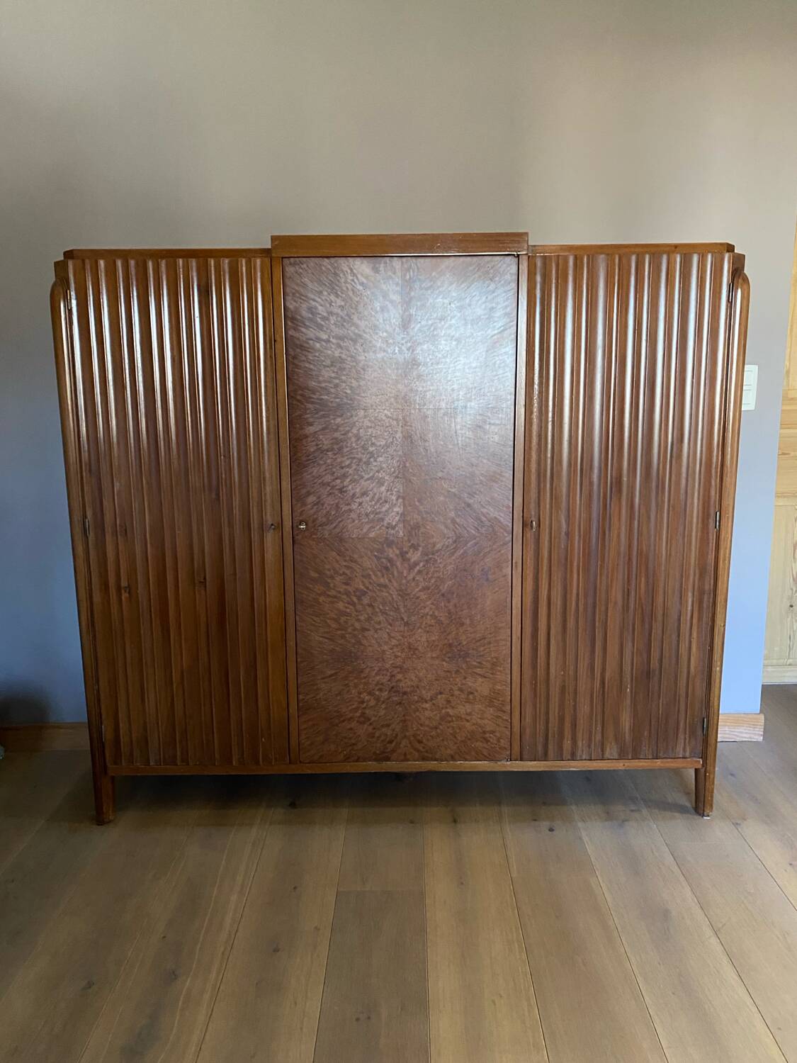 Art Deco 3-door wardrobe