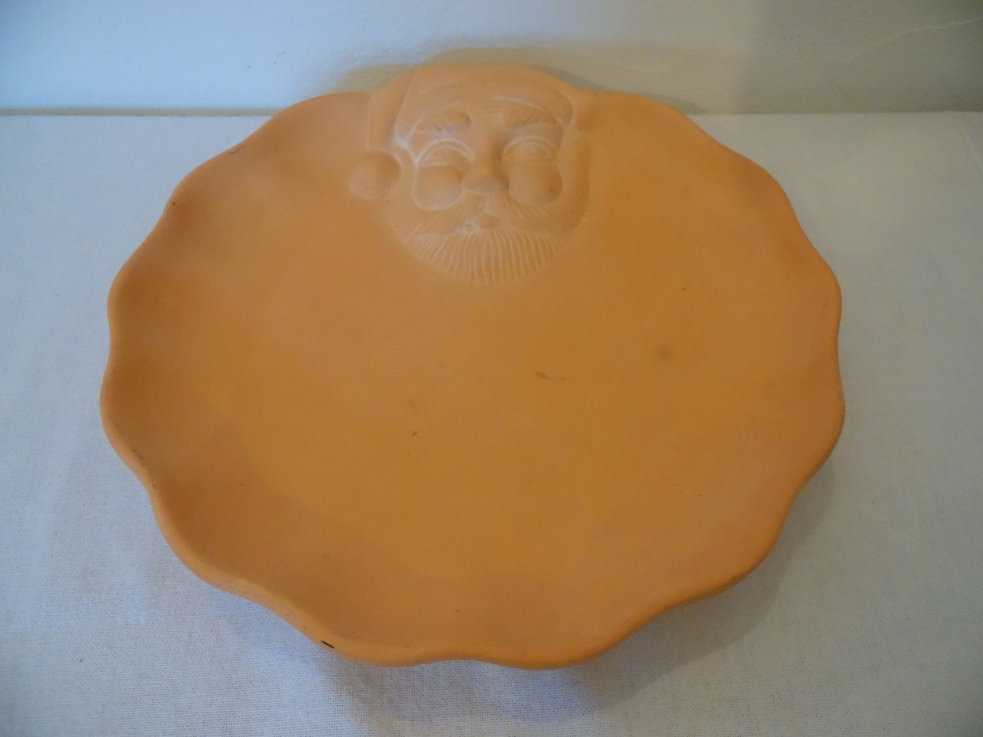 Terracotta dish Santa Claus