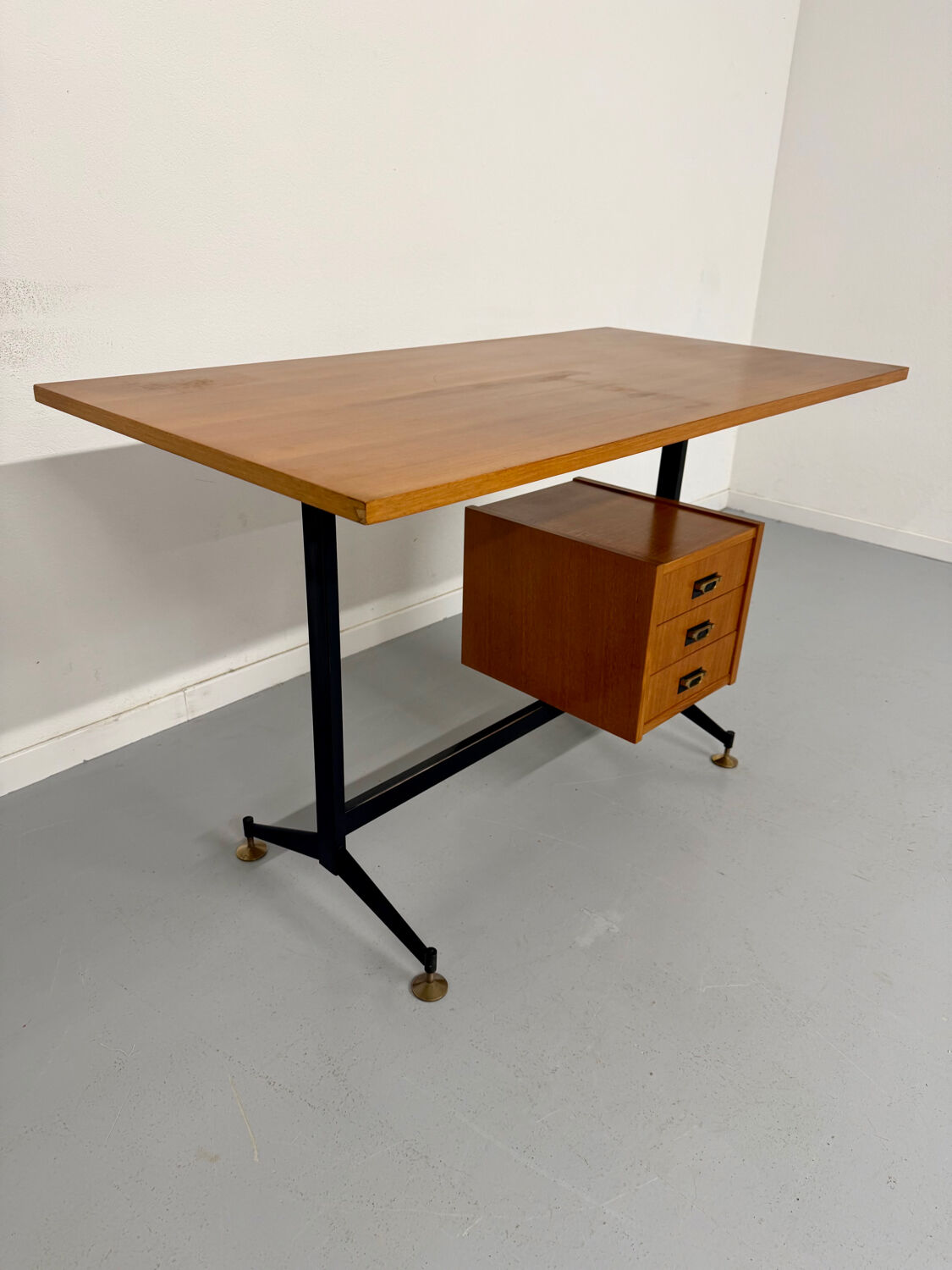 Vintage Italian design desk from the 1960s in wood and metal.