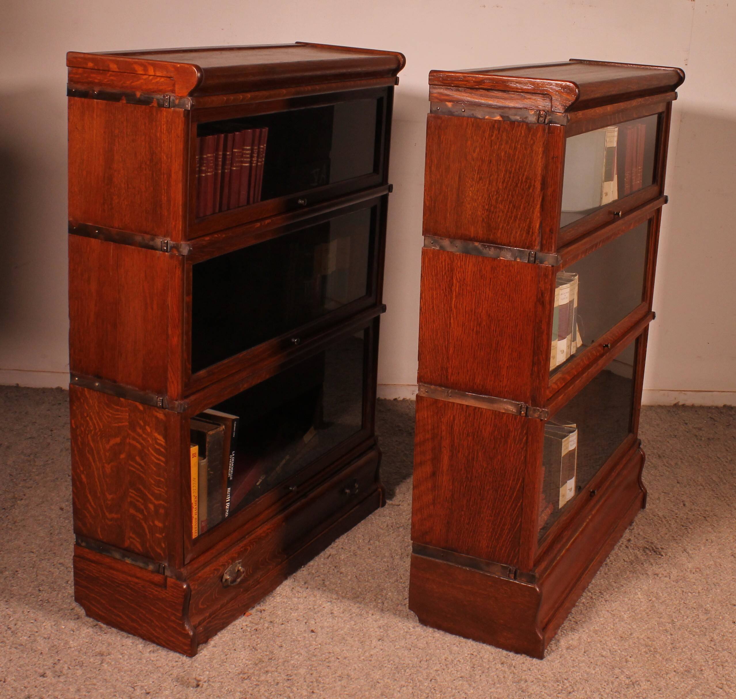 pair of Globe Wernicke London bookcases in oak circa 1900