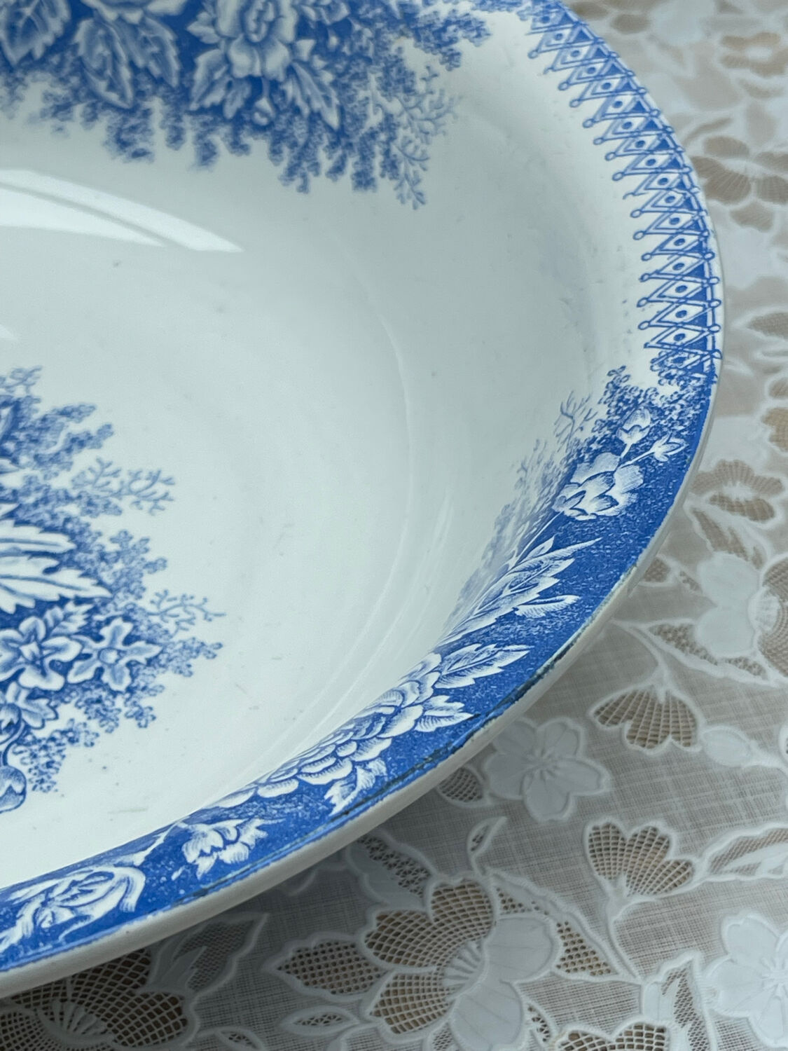 Sainte Amandinoise Toilet Bowl + Soap Dish / Brush Model J