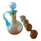 Pourer and its 4 cups