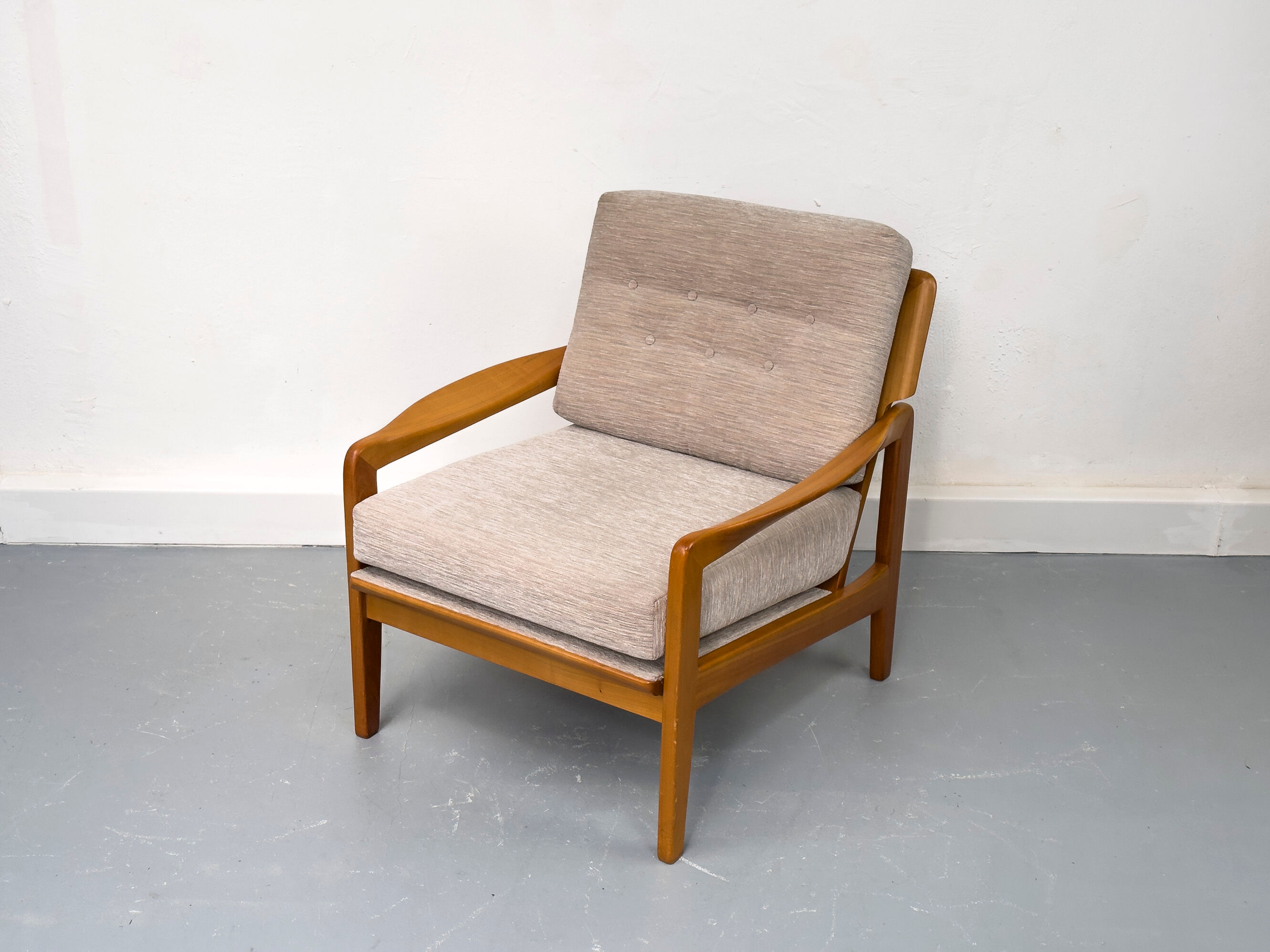 Paire de fauteuils, 1960s