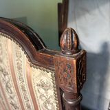 Antique Louis XVI style daybed in carved wood and patterned fabric
