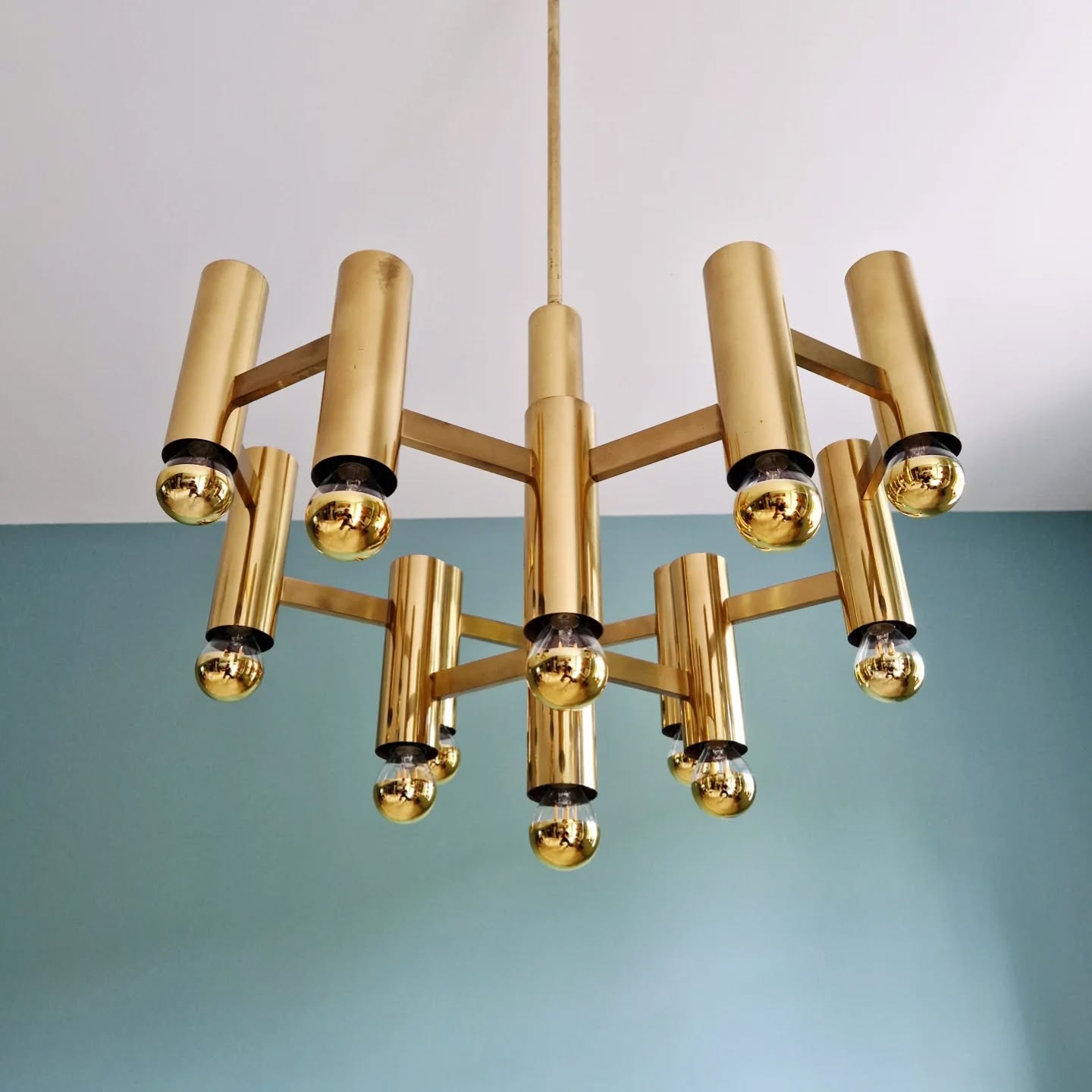 Large brass chandelier, design by Gaetano Sciolari, Boulanger, 1970.