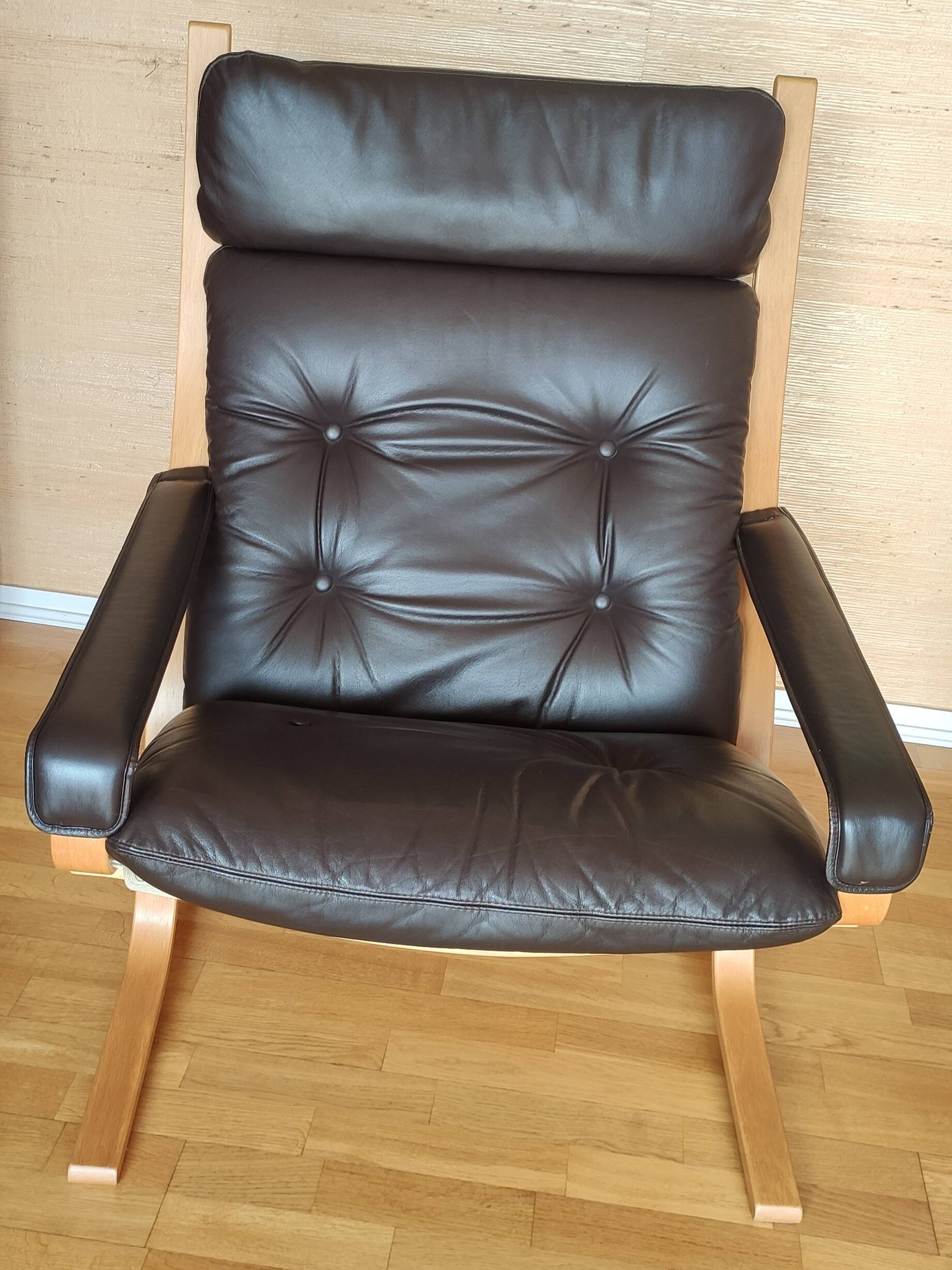 Siesta armchairs + footrest