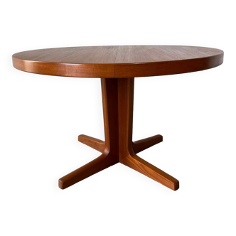 Vintage round dining table extendable