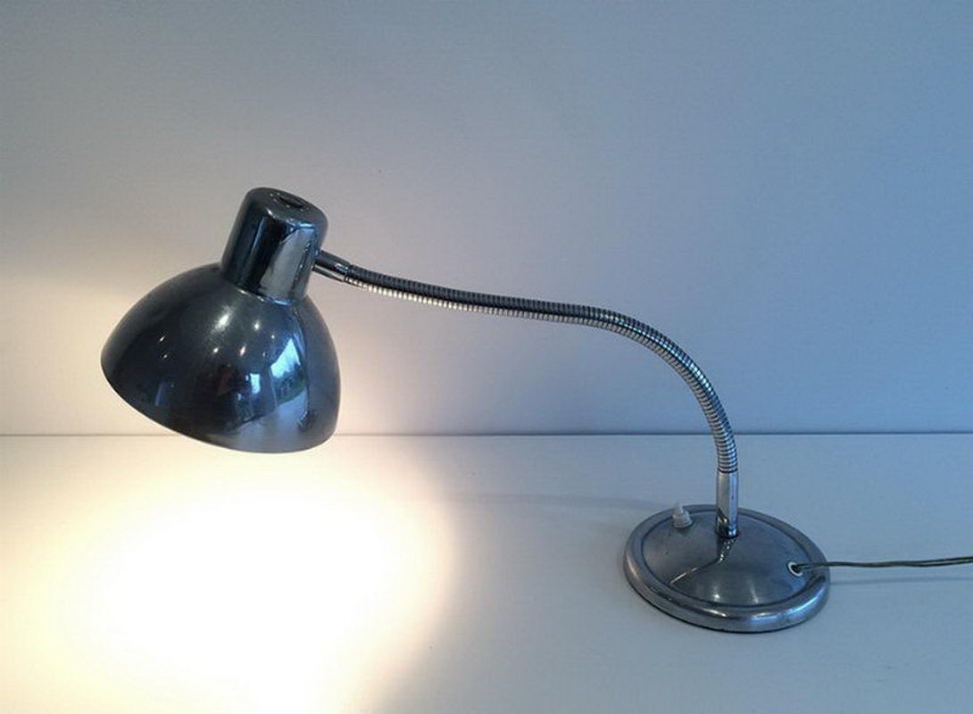 Flexible chrome lamp
