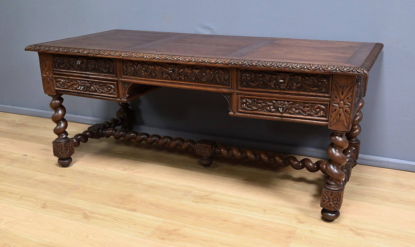 Oak desk, Neo-Gothic style – Late 19th century