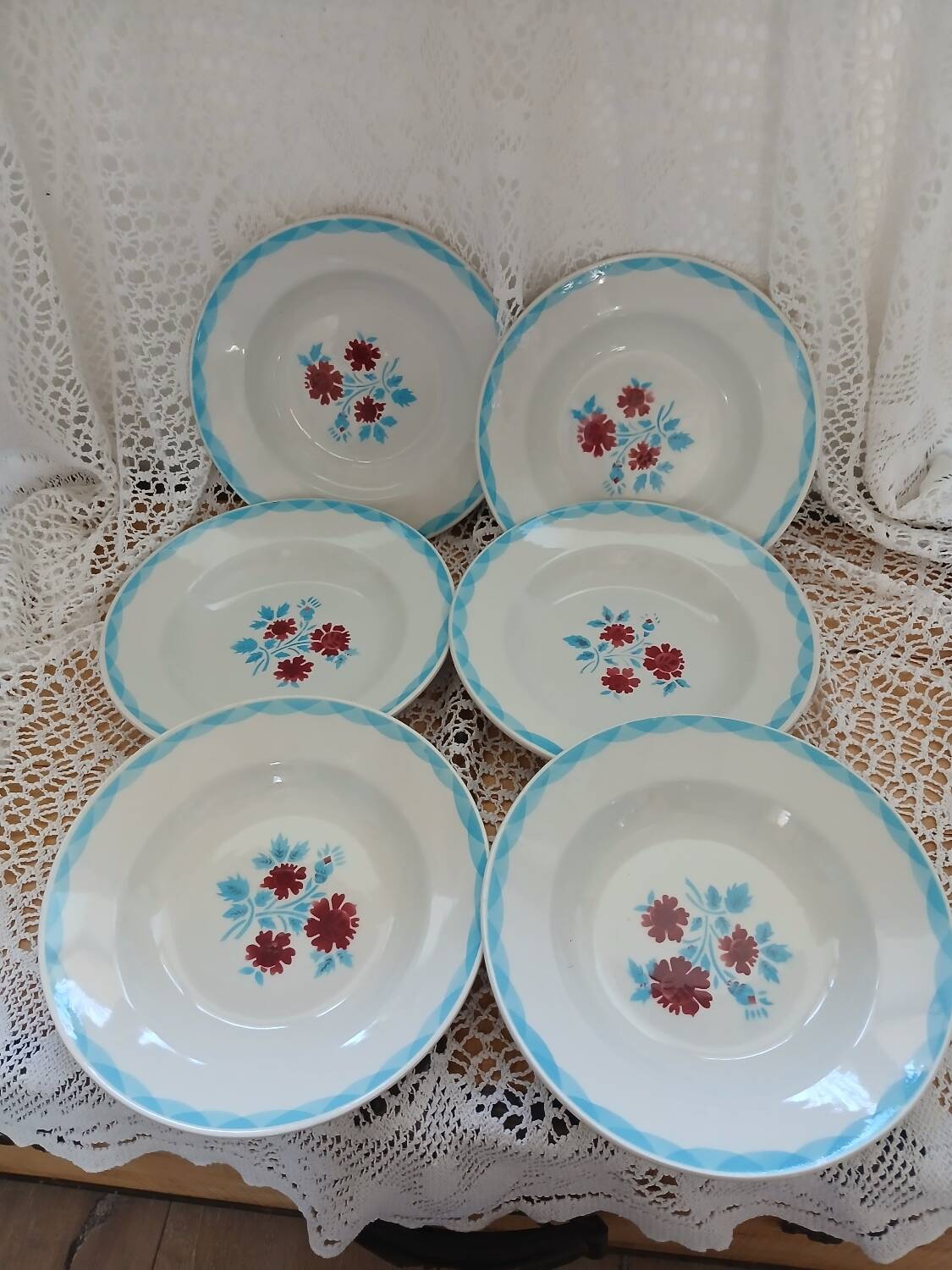 Lot of 12 Moulin des loups plates and dish