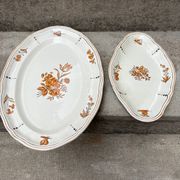 Duo of old plates Condé Longchamp – Terre de Fer, floral decoration & in