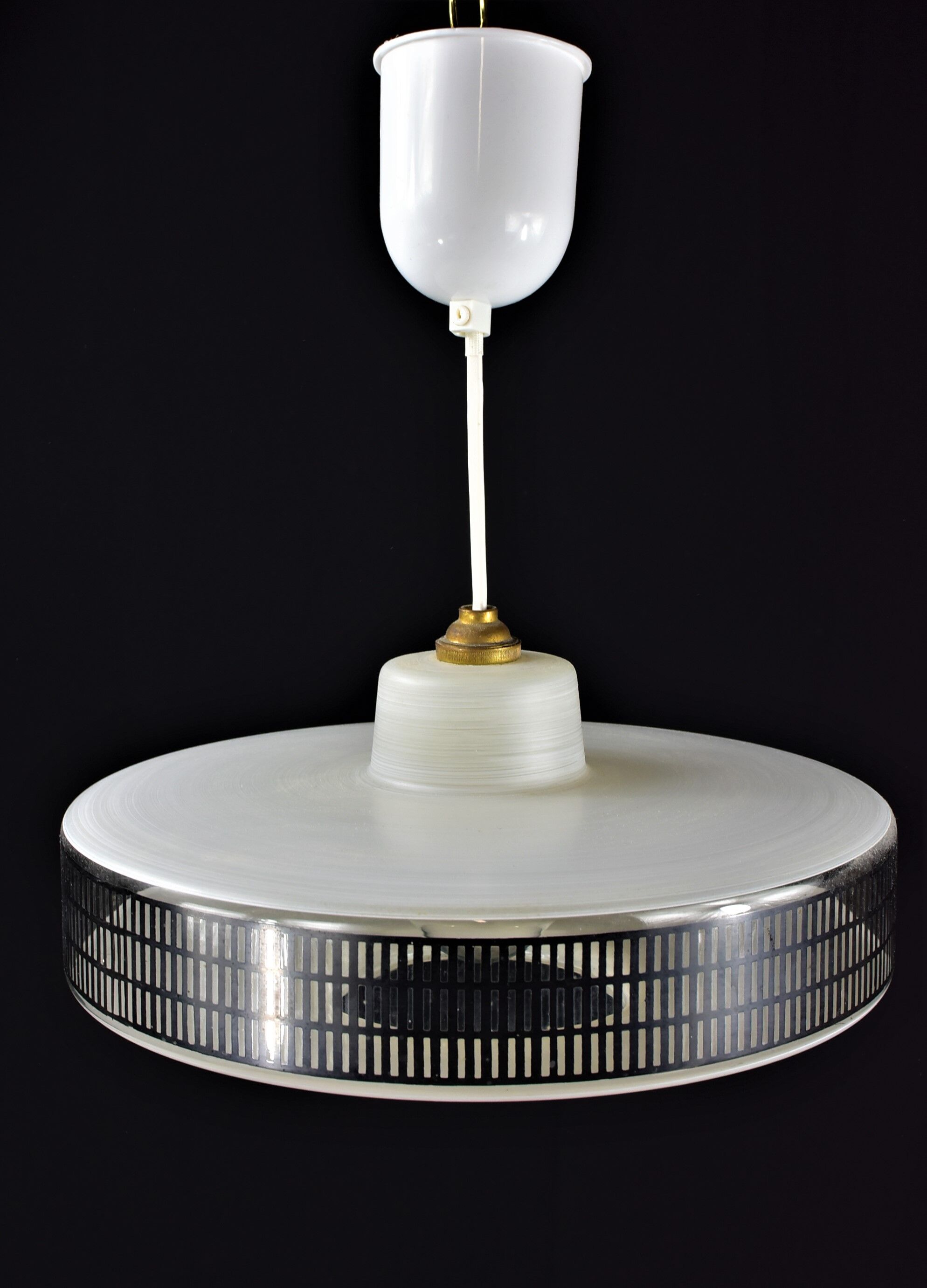 Ridged glass ceiling lamp