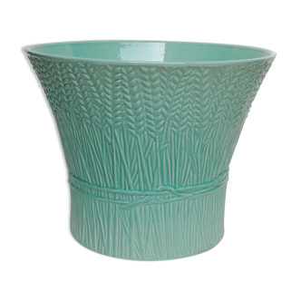 Hide-and-seek dabbling celadon wheat motifs