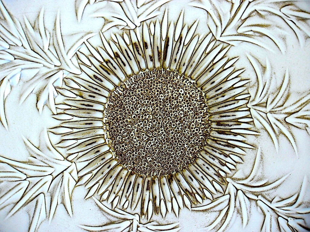 Dish in sandstone enamelled Huguette Bessone in Vallauris