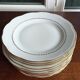 12 flat plates in SFP porcelain - White and Gold