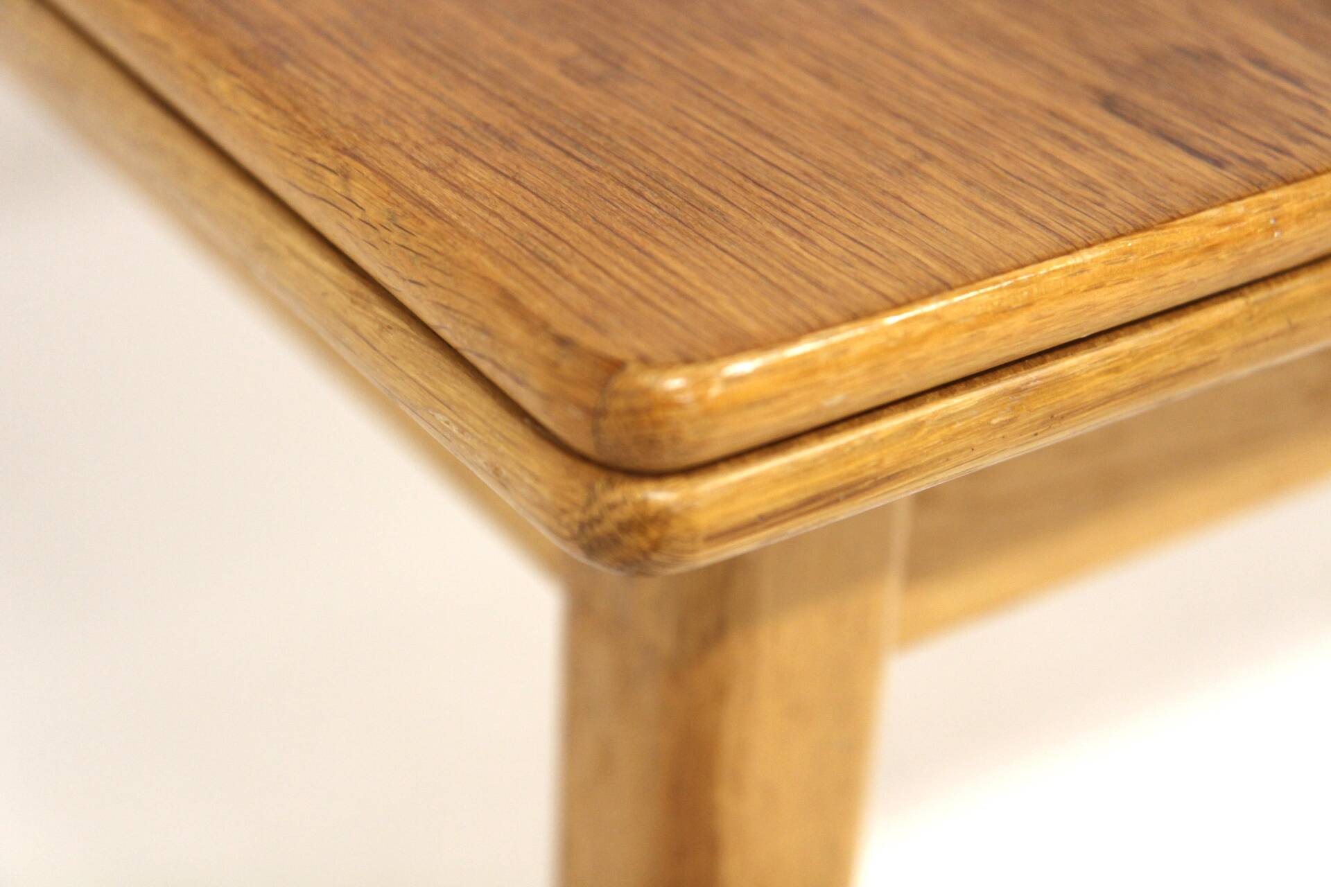 Table de salle à manger en chêne "Bjärni", Nils Jonsson, Troeds, Suède, 1960