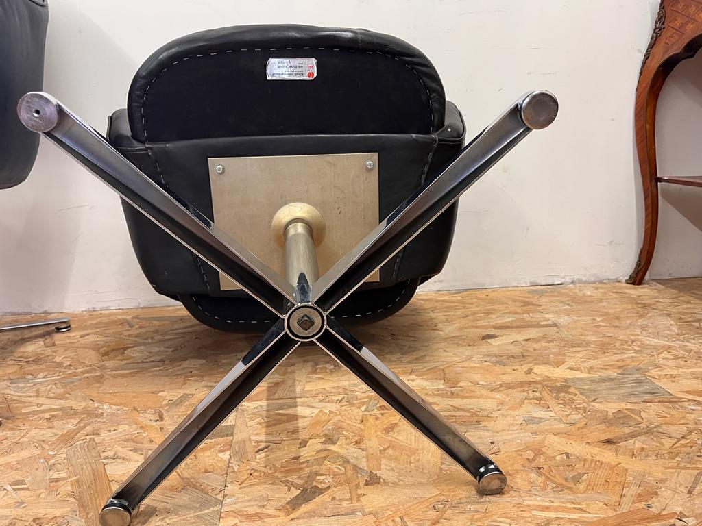 Two armchairs by Eero Saarinen for Knoll international