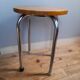 Tabouret 4 pieds tubulaire  assise bois strié, vintage