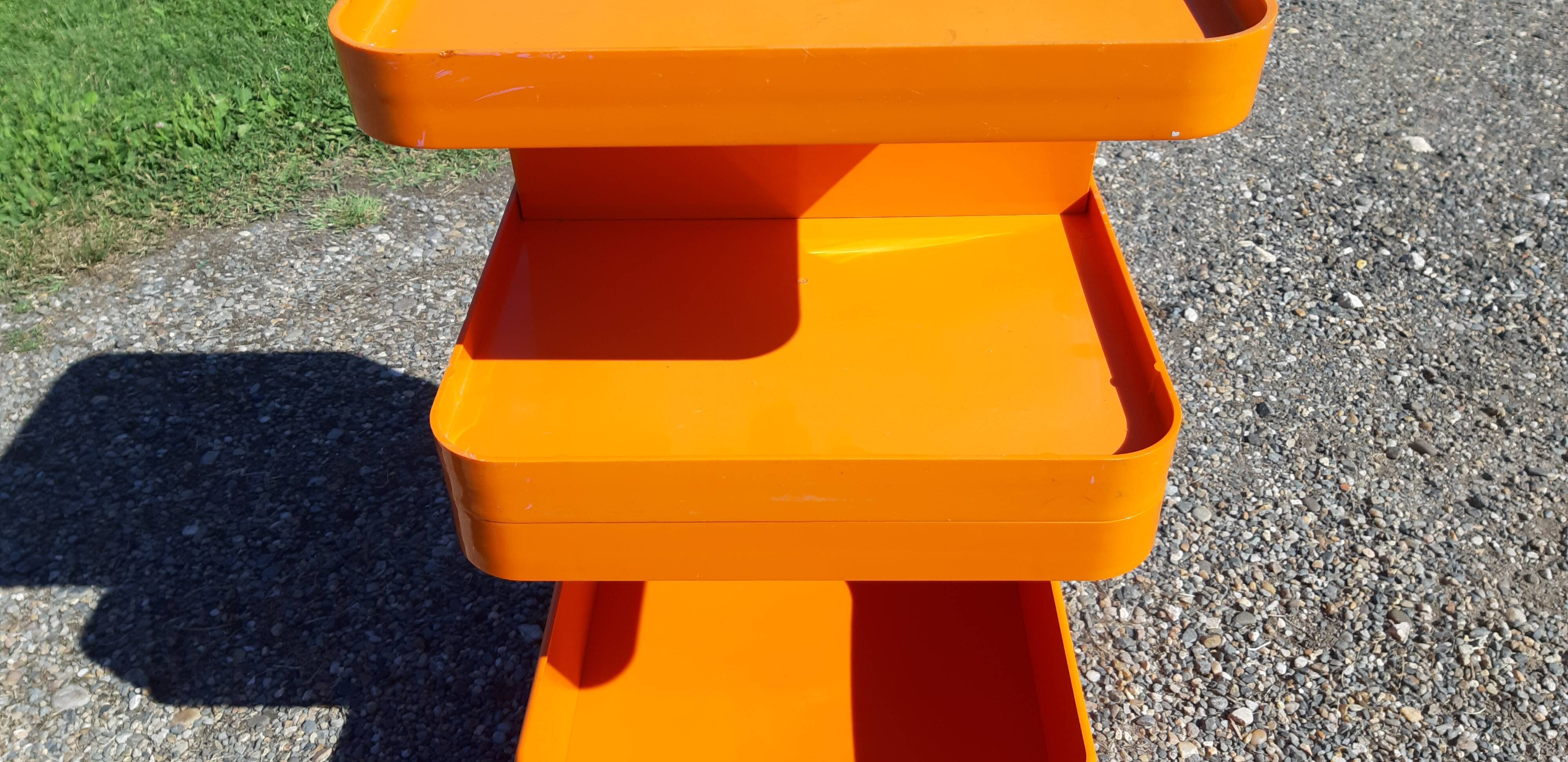 Modulable vintage furniture