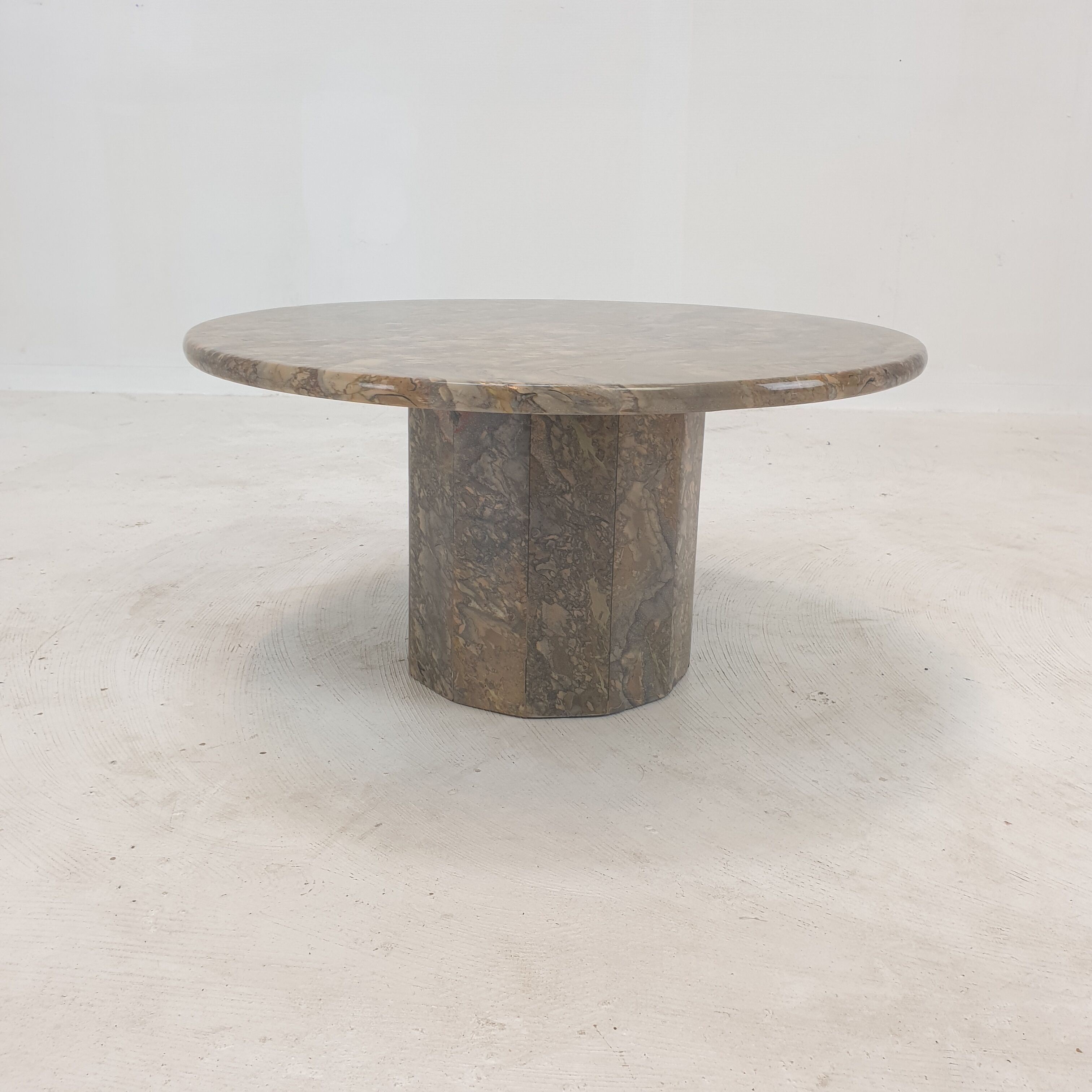 Round Italian Marble Coffee Table, 1980's