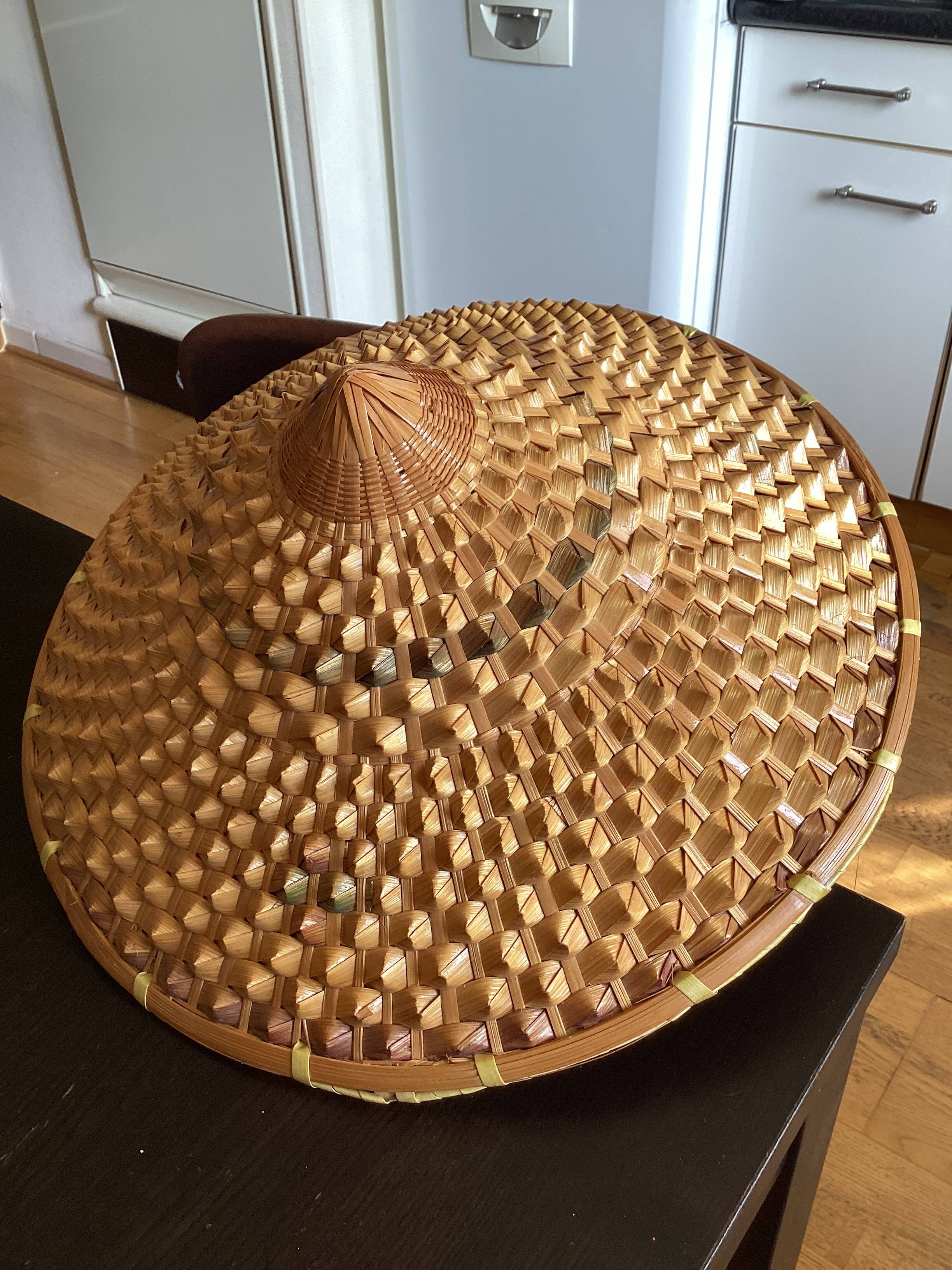 Asian hat dimensions: height -16 cm - diameter -42 cm -