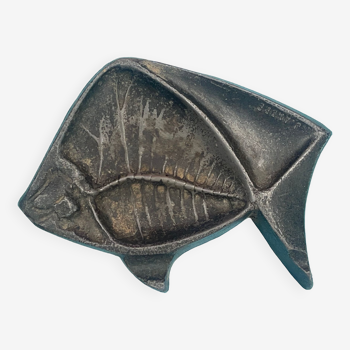 Empty pocket, art deco fish advertising ashtray signed J. André, regulates