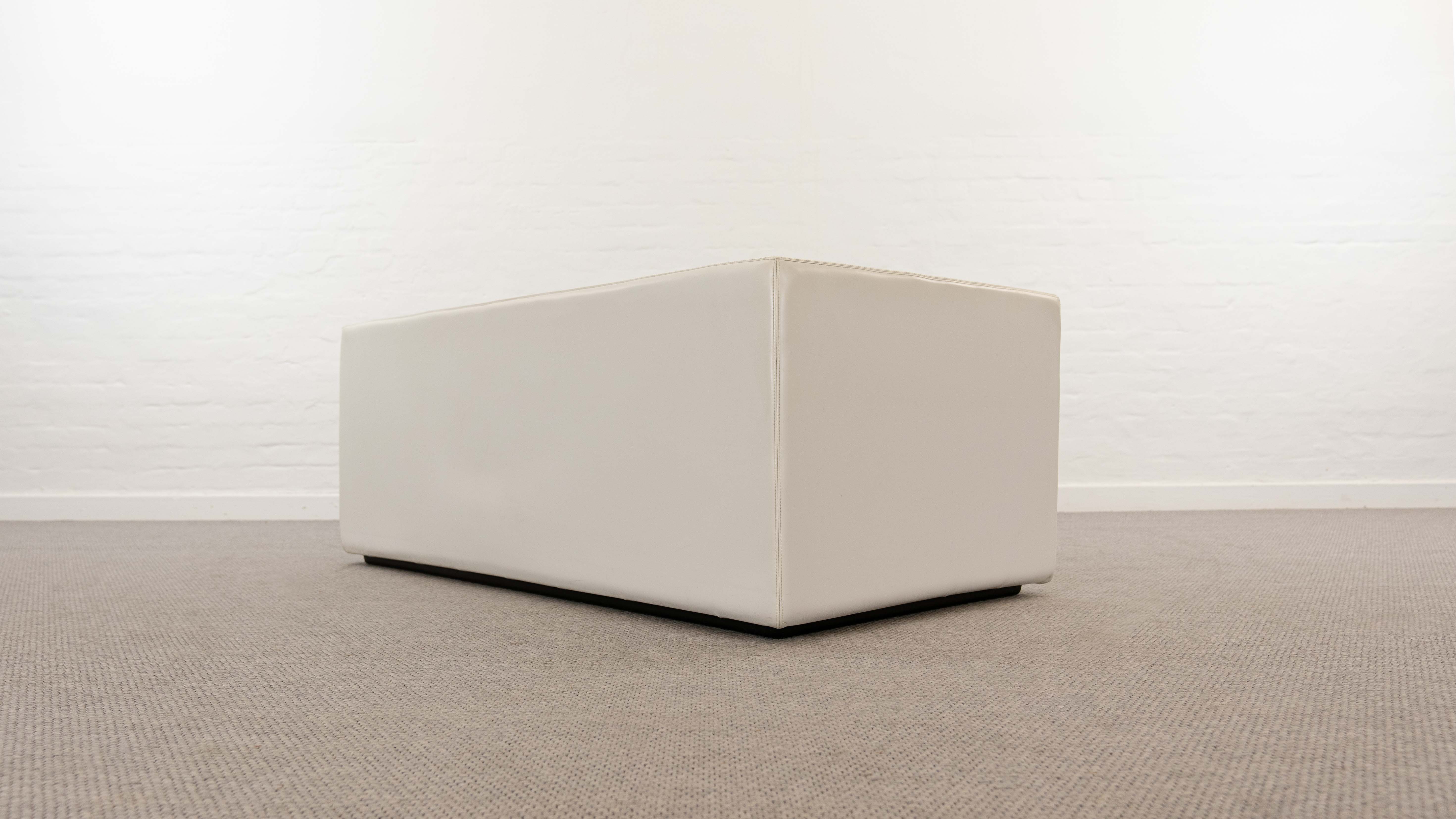 Throw Away Sofa by Willie Landels for Zanotta 1965 in white vinyl