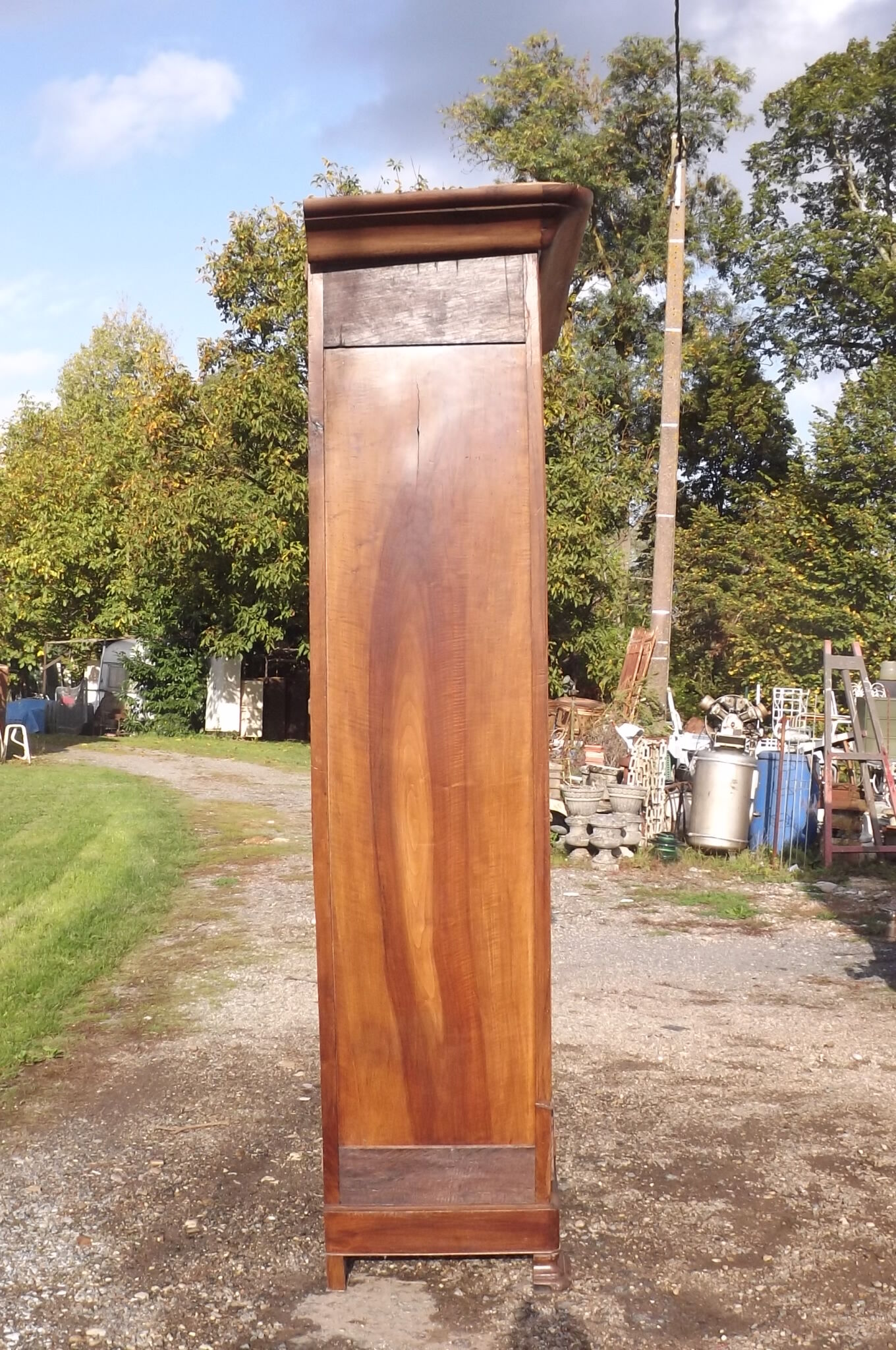 Armoire Louis-Philippe en noyer du XIXème